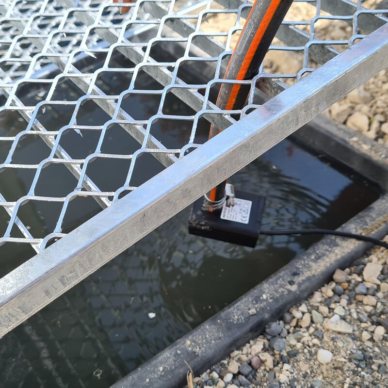 Wasserpumpe installieren