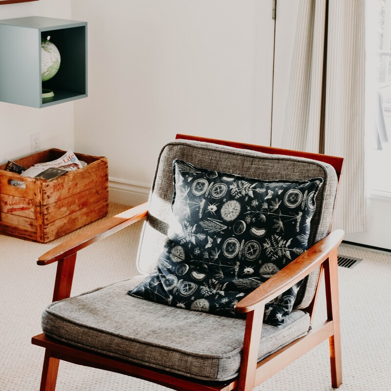 Stuhl im Mid-Century-Style