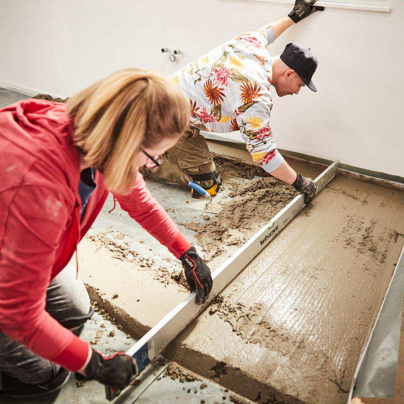 BAUHAUS Workshop:  Estrich auffüllen und glattziehen