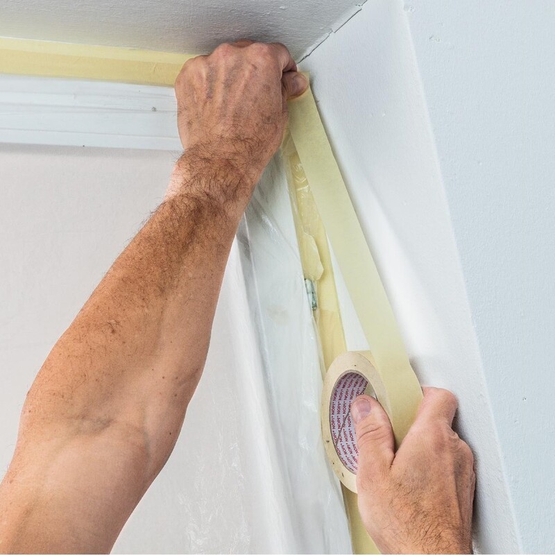 Anleitung Wände streichen: Ränder und Bauelemente abkleben