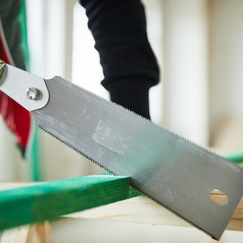 Bauhaus Workshop - Wandverkleidung mit Gipskartonplatten: Latten mit Japansäge zuschneiden